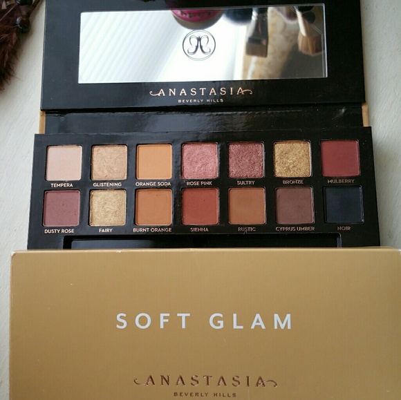 Anastasia Soft Glam Eyeshadow Palette - Picture 6 of 8